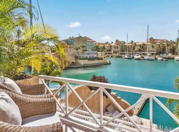 7964+CX, Speightstown, Saint Peter