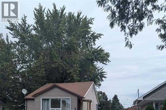 1018 Ford Boulevard, Windsor