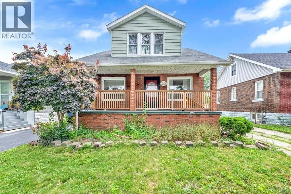 2318 Chandler, Windsor