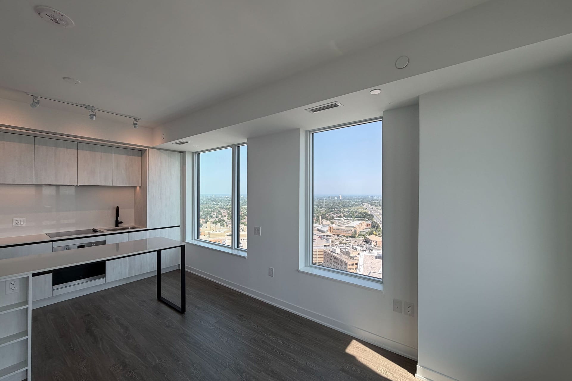 2504-2495 Eglinton Avenue W, Mississauga