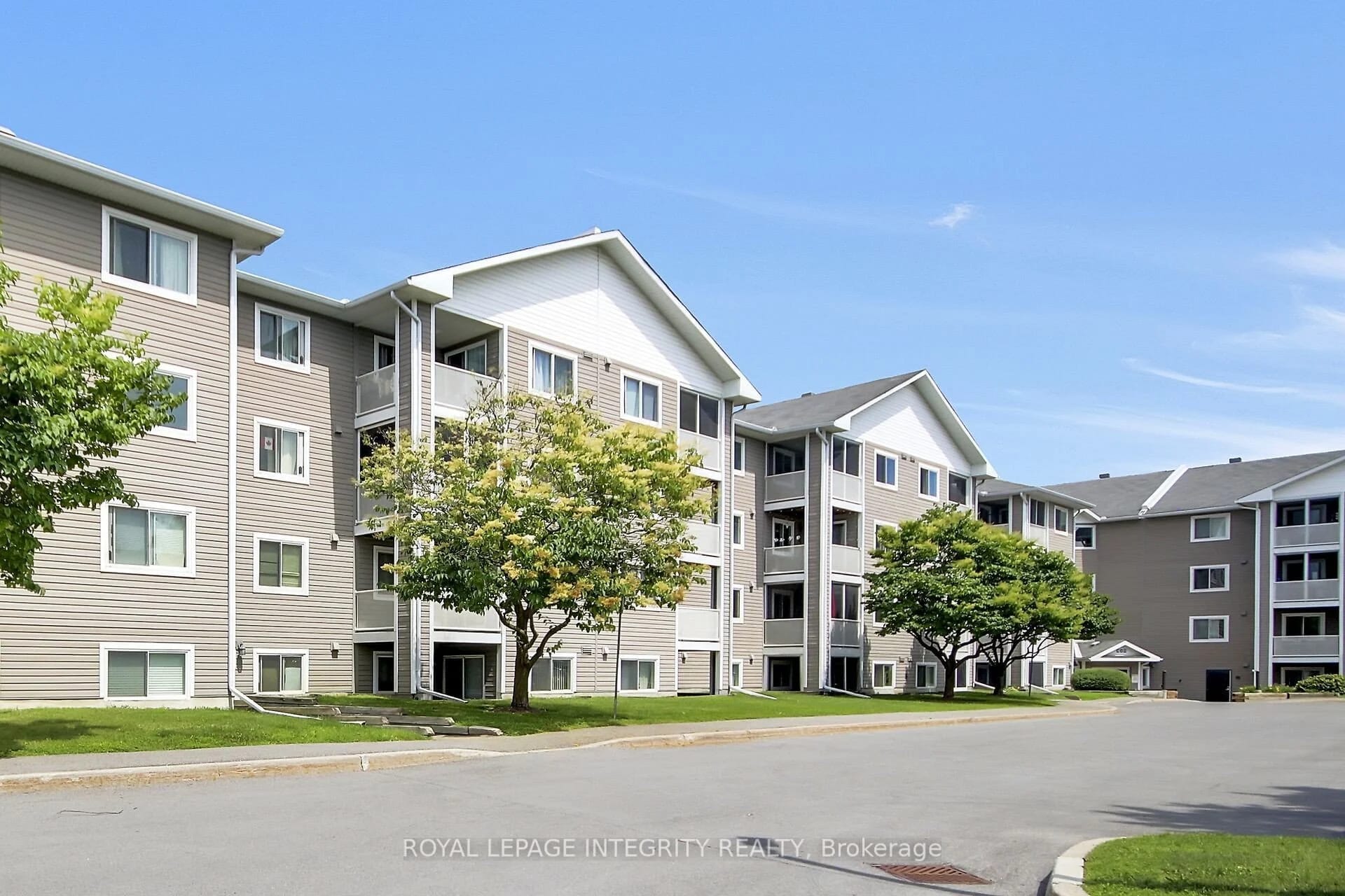 302-316 Lorry Greenberg Drive, Ottawa