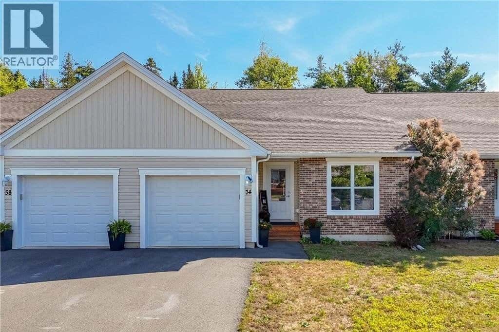 34 Carding Way, Fredericton