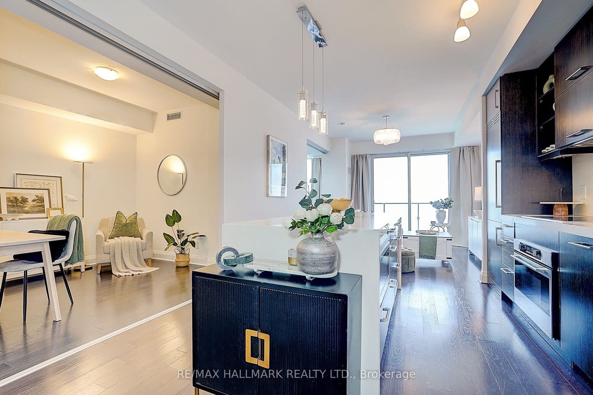 2906-65 St Mary Street, Toronto