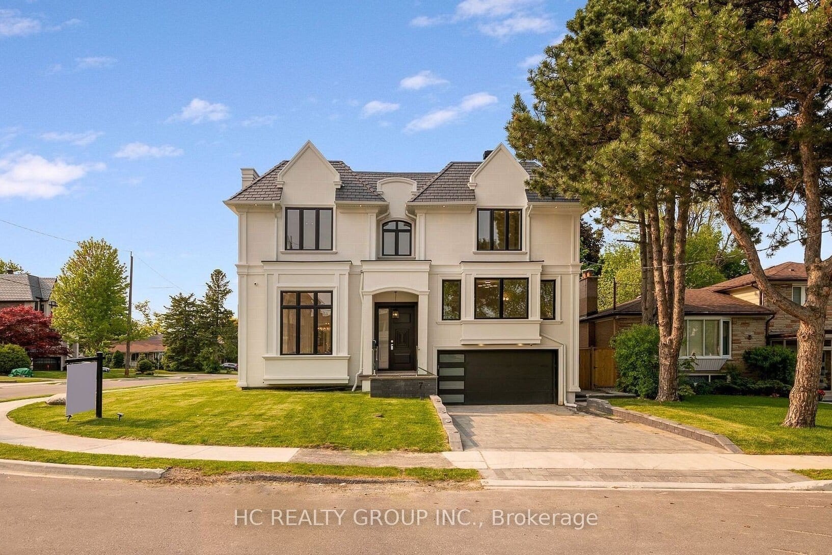 7 Knollview Crescent, Toronto