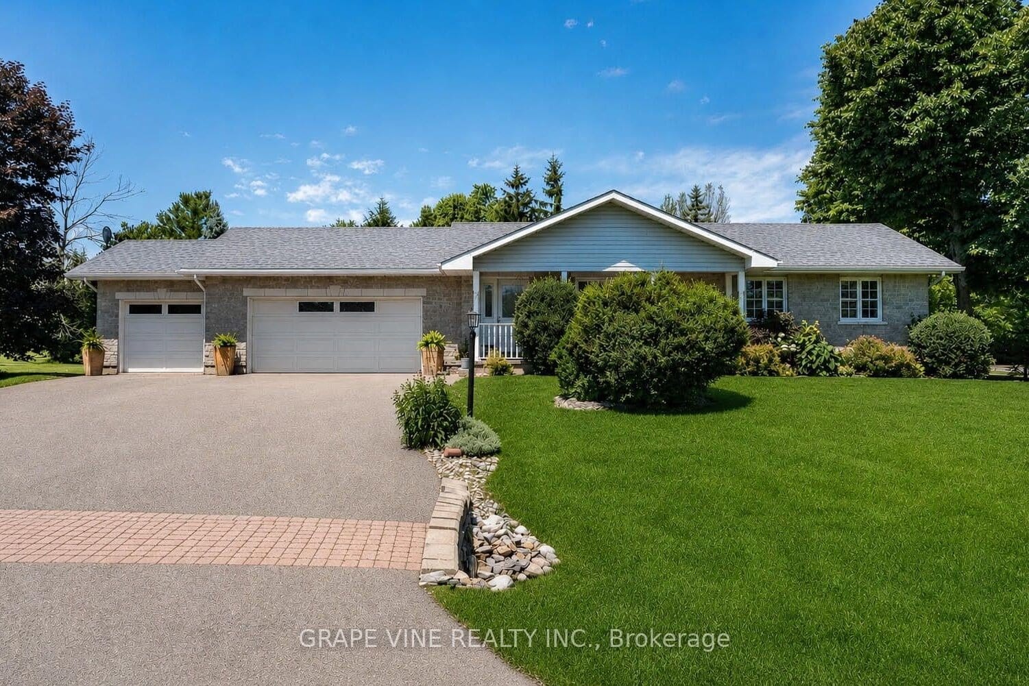8391 Rowan Dr Drive, Ottawa