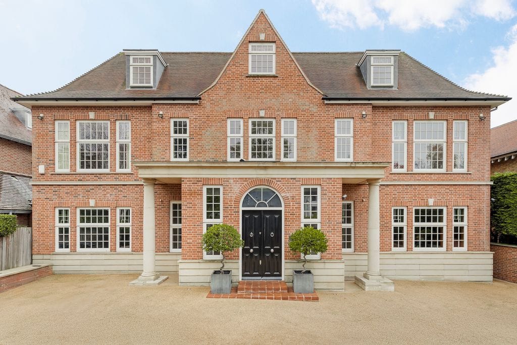Luxury Detached House for sale in London, England - 130903458 - LuxuryEstate.com