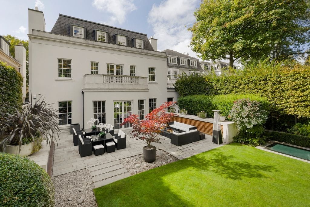 Luxury Detached House for sale in London, England - 130903481 - LuxuryEstate.com