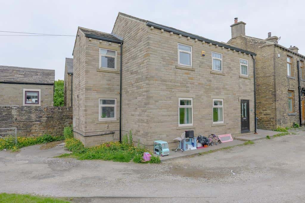 Queensbury Square, Bradford BD13
