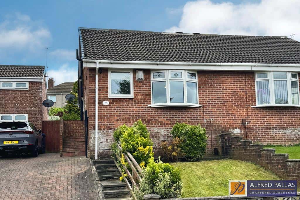 Ruislip Road, South Hylton 2 bed semi-detached bungalow