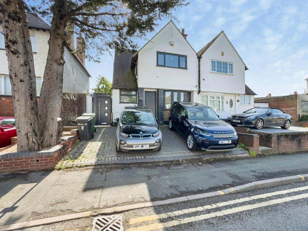 Cannock Road, Wolverhampton 3 bed semi-detached house
