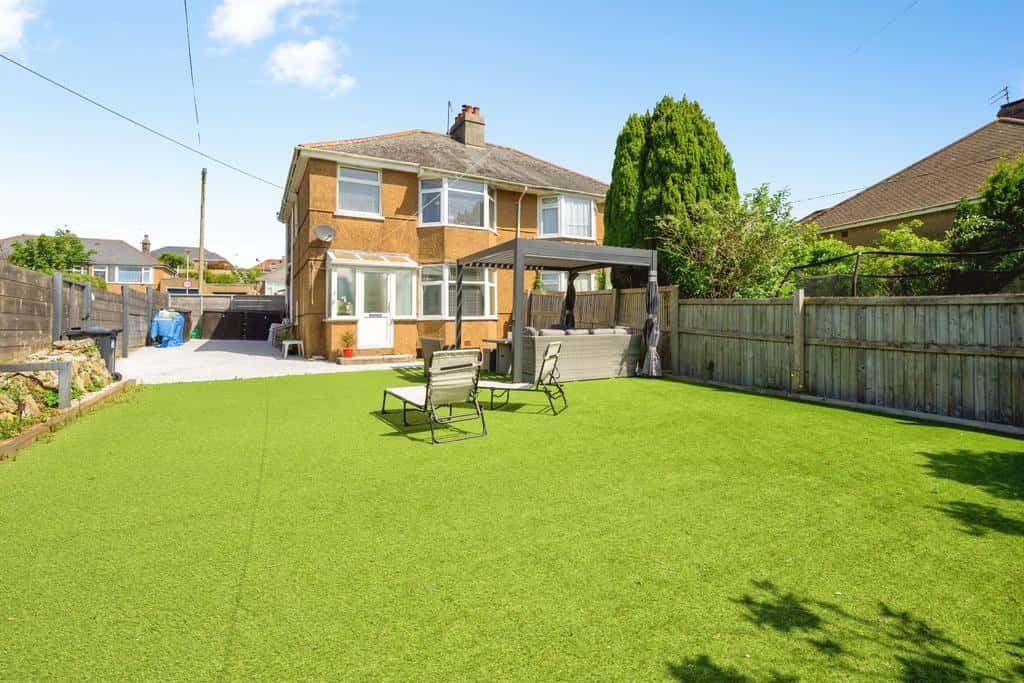 South View, Elburton, Plymouth 3 bed semi-detached house