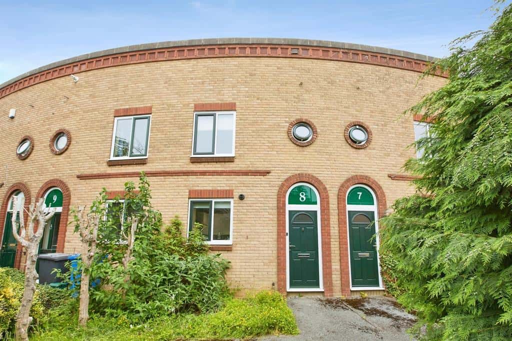 Wellington Crescent, Derby