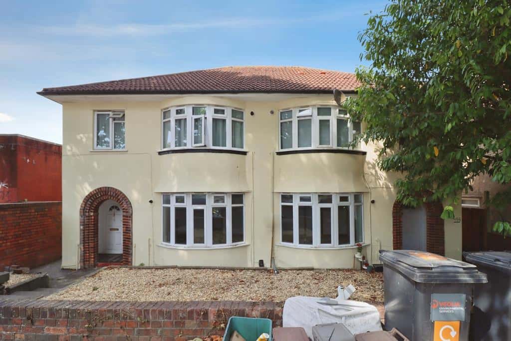 Staple Hill Road, Bristol, BS16