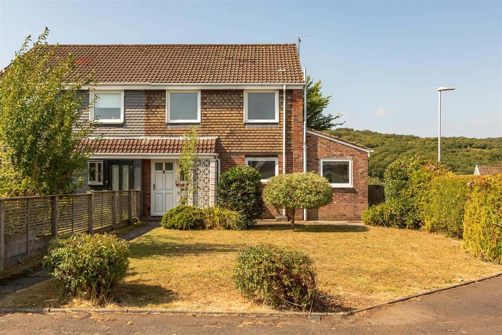 Gwerneinon Road, Sketty, Swansea 3 bed semi-detached house