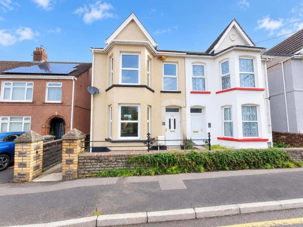 Alexandra Road, Gorseinon, Swansea 3 bed semi-detached house