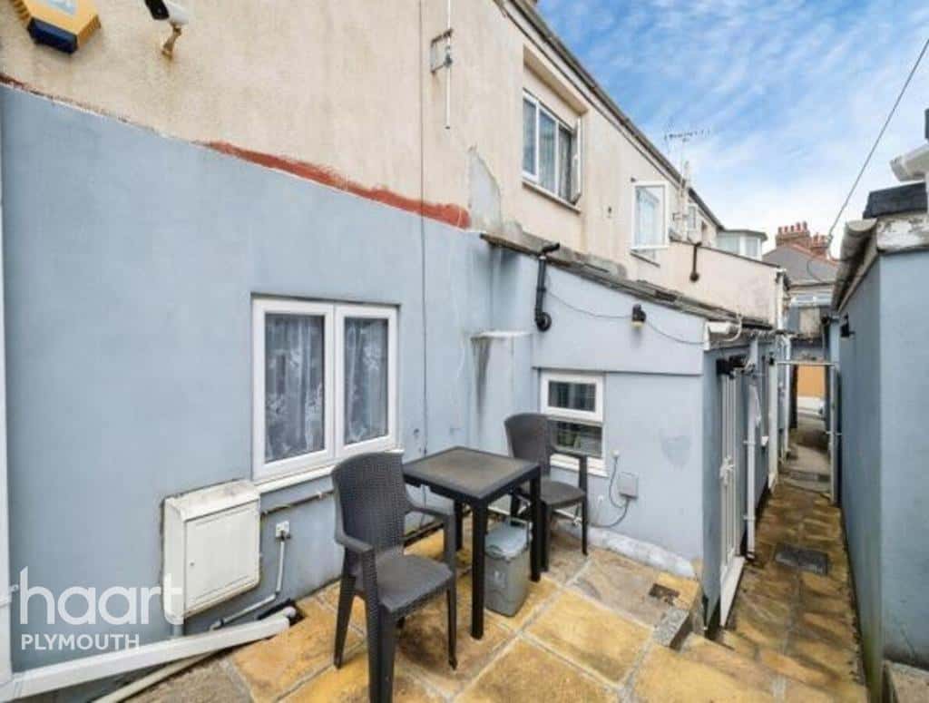Ladysmith Road, Plymouth 6 bed semi-detached house