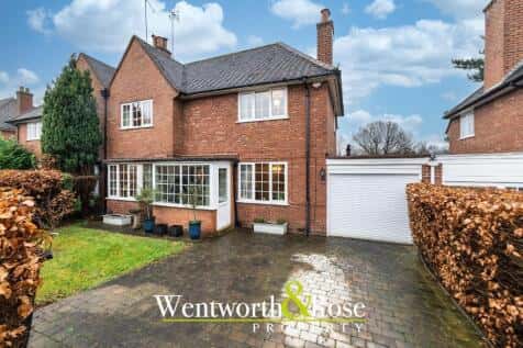 3 bedroom semi-detached house for sale