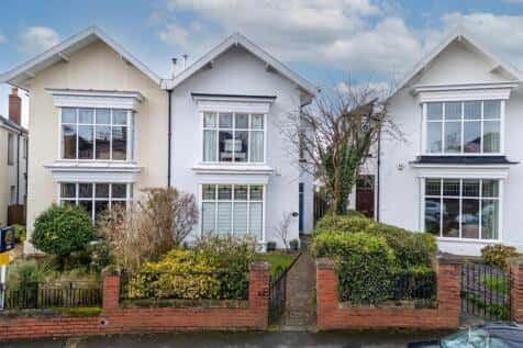 4 bedroom semi-detached house for sale