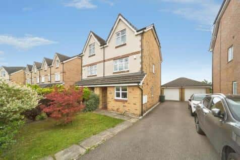 4 bedroom semi-detached house for sale