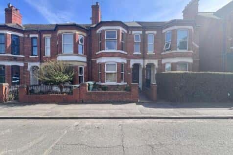 5 bedroom terraced house for sale