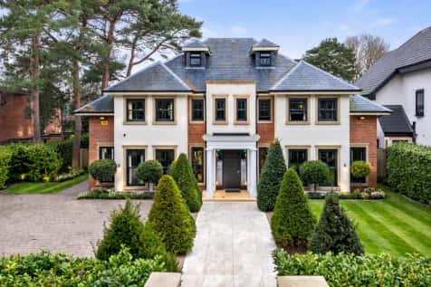 5 bedroom detached house for sale