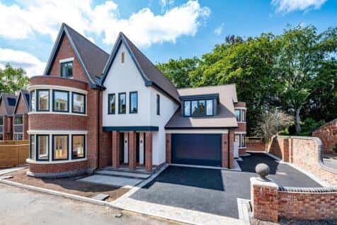 6 bedroom detached house for sale