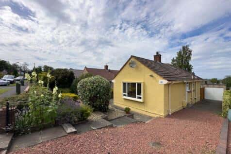 3 bedroom semi-detached bungalow for sale