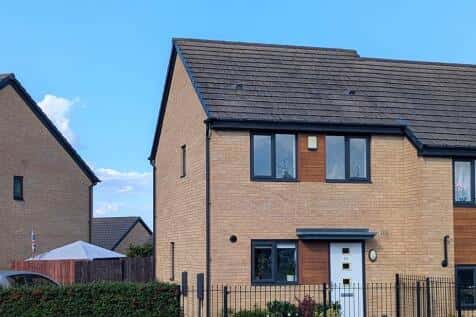 2 bedroom semi-detached house for sale