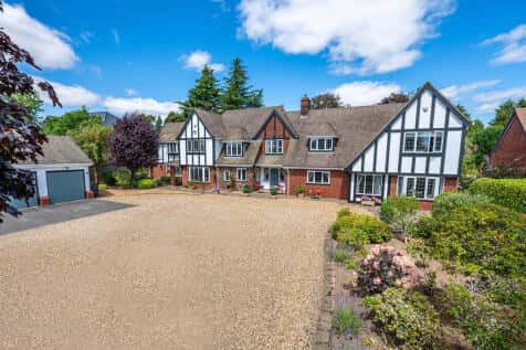 6 bedroom detached house for sale