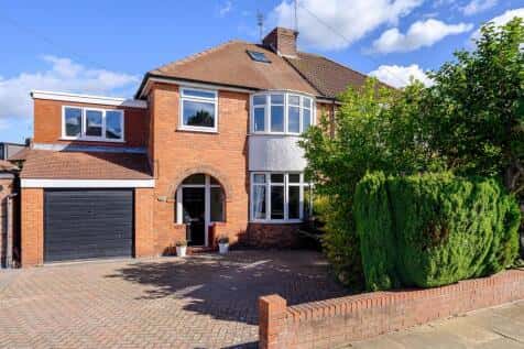 4 bedroom semi-detached house for sale