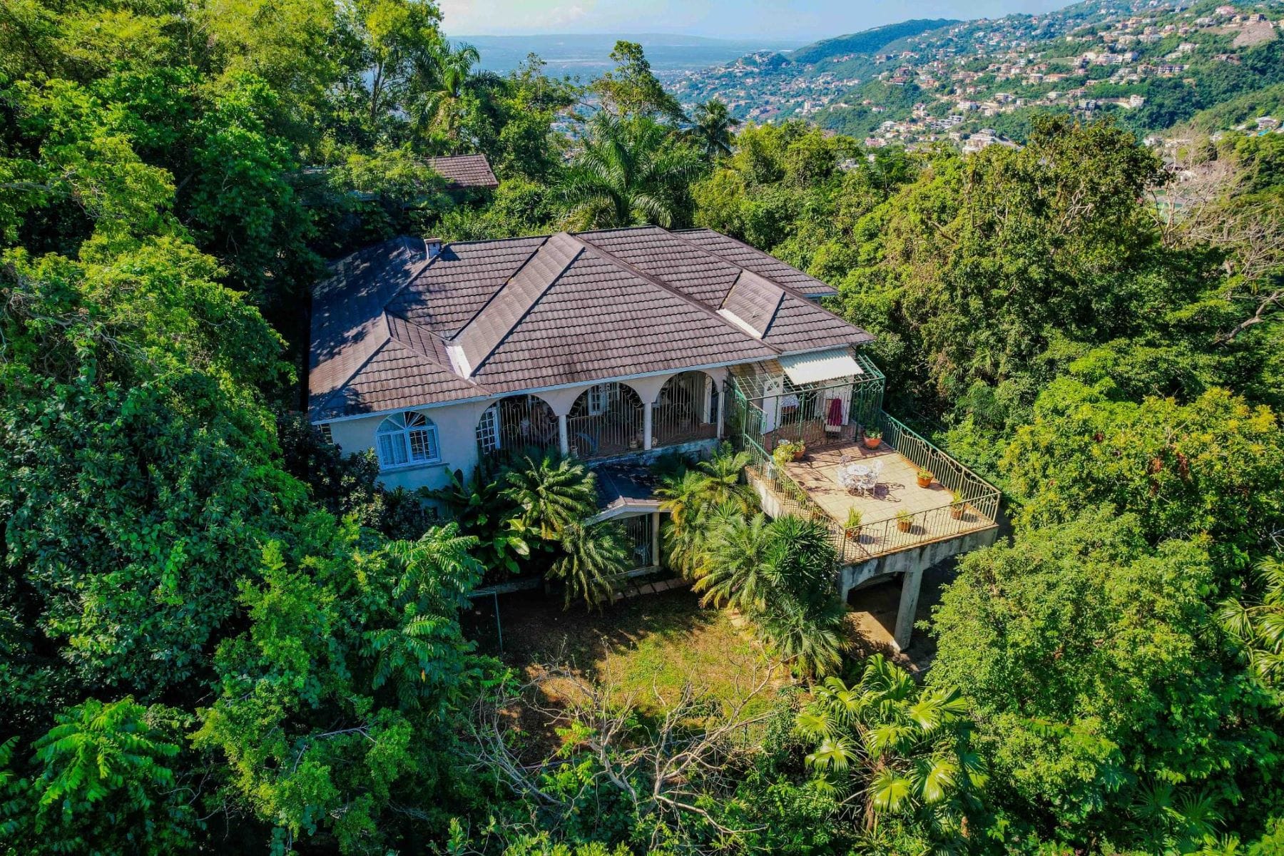 4 Bedroom House for Sale, 25 Stillwell Road, Kingston 8, Saint Andrew, Jamaica