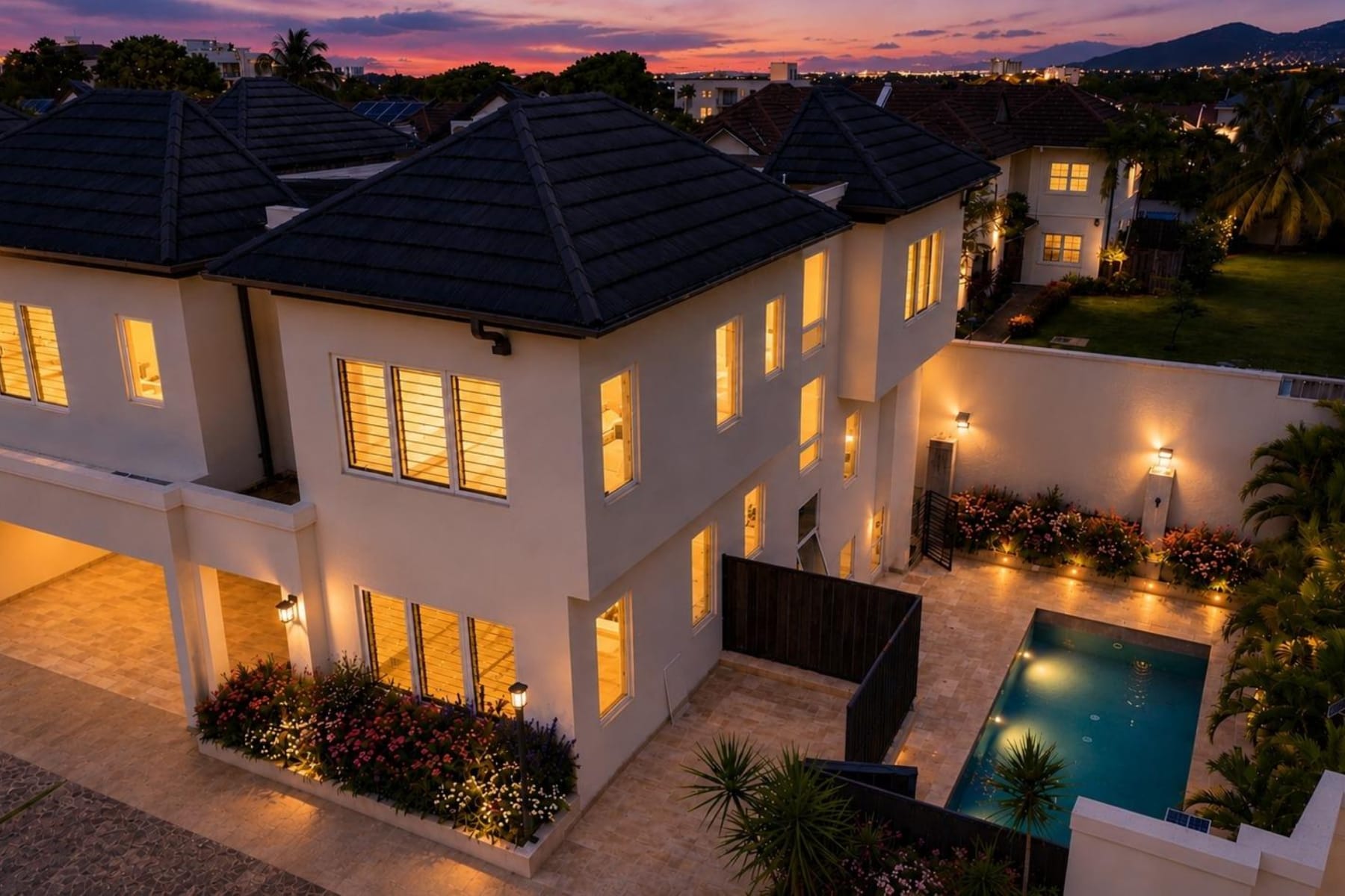 6 Bedroom Townhouse for Sale, Dillsbury Avenue, Jacks Hill, Kingston 7, Jamaica