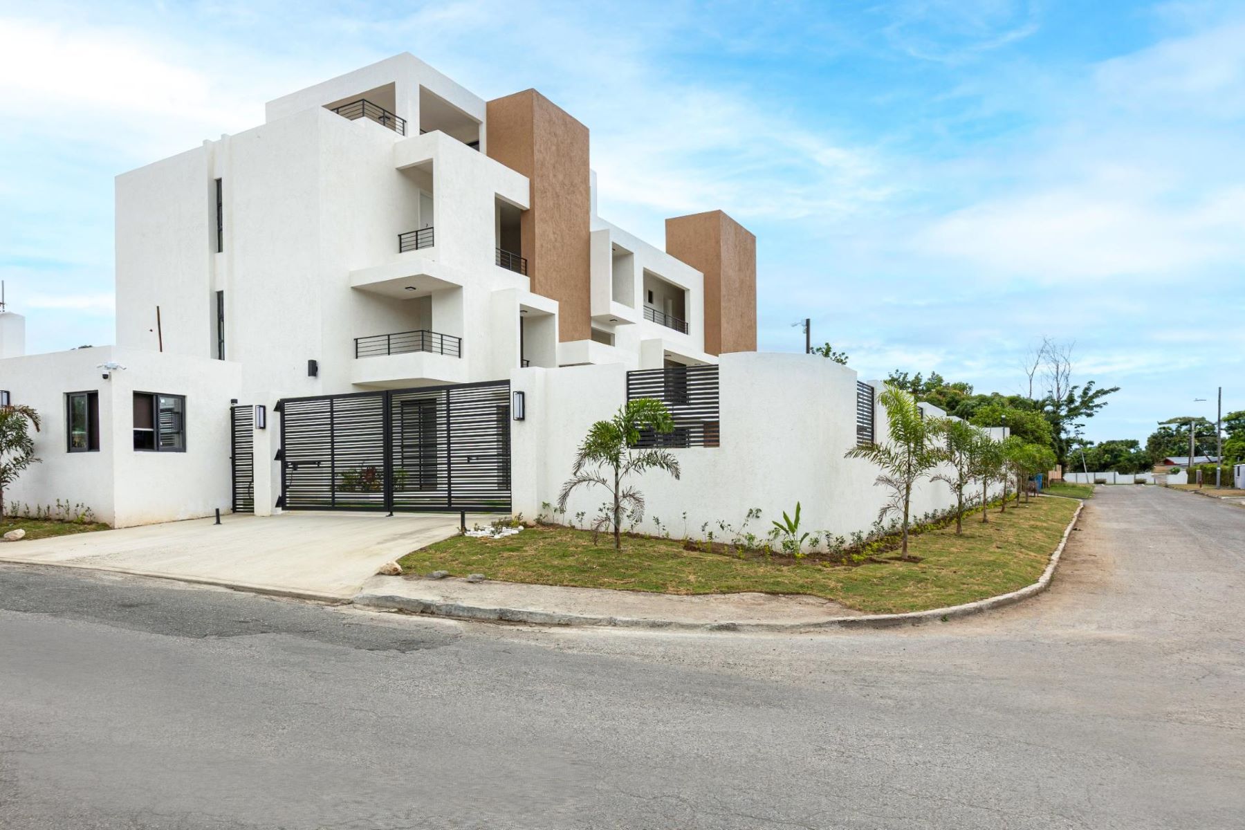 9-Unit Rental Property for Sale, 51 Border Avenue, Havendale, Kingston, Jamaica