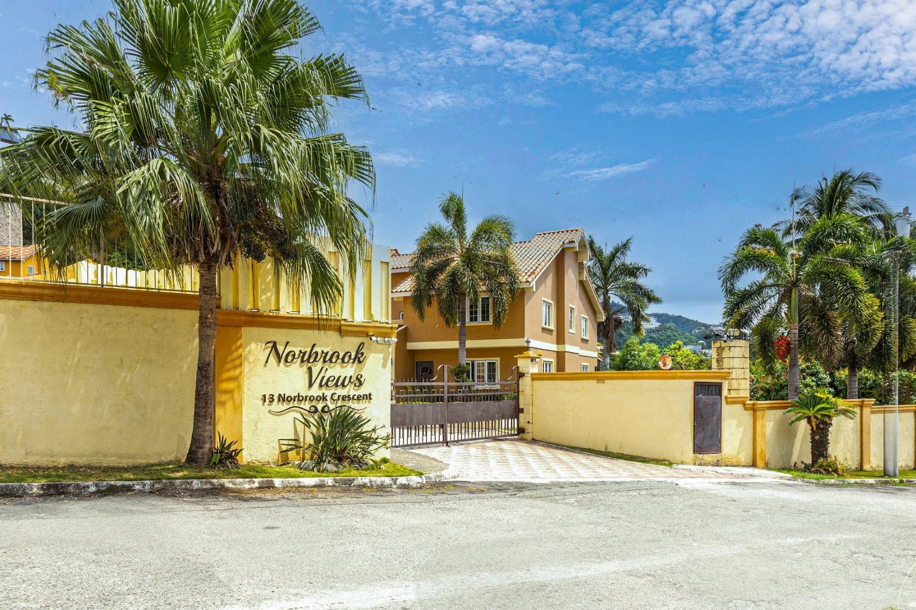 6 Bedroom Townhouse for Sale, Norbrook Views, 16-13 Norbrook Crescent, St Andrew, Jamaica