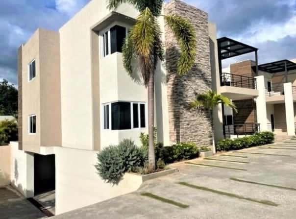 20 RUSSELL HEIGHTS unit: 5, Kingston 8, St. Andrew Parish