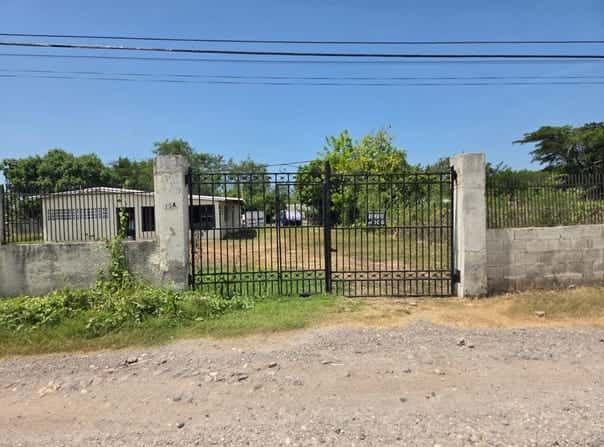 48 & 48A NIGHTENGALE GROVE, Old Harbour, Saint Catherine Parish