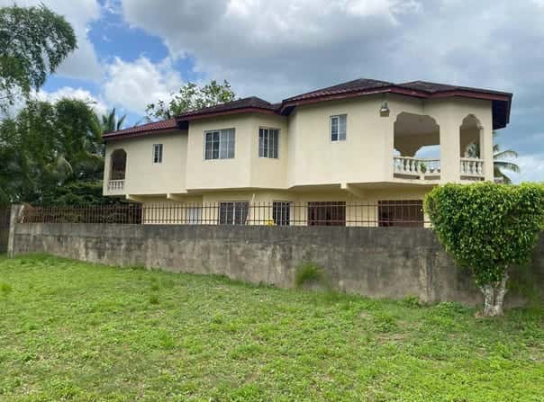 15 MICKLETON HEIGHTS, Linstead, Saint Catherine Parish