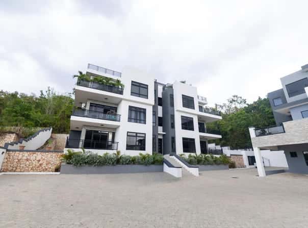 10 HYDRA DRIVE unit: 8, Kingston 19, St. Andrew Parish