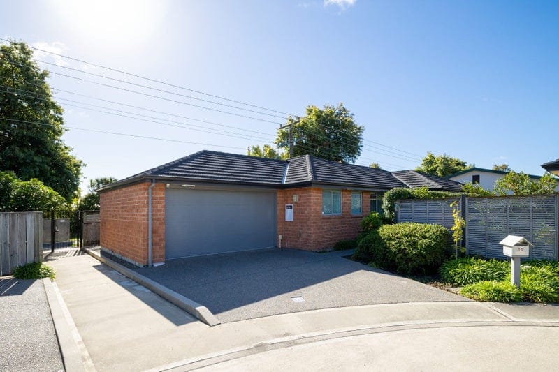 Superb Townhouse in Central Stoke
