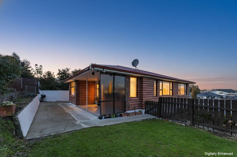 Flexible Family Living on a Generous Section!