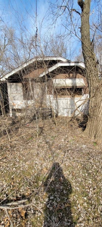 Off-Market 3 Bed 1 Bed $$ Investors special! $$ Fixer Upper!
