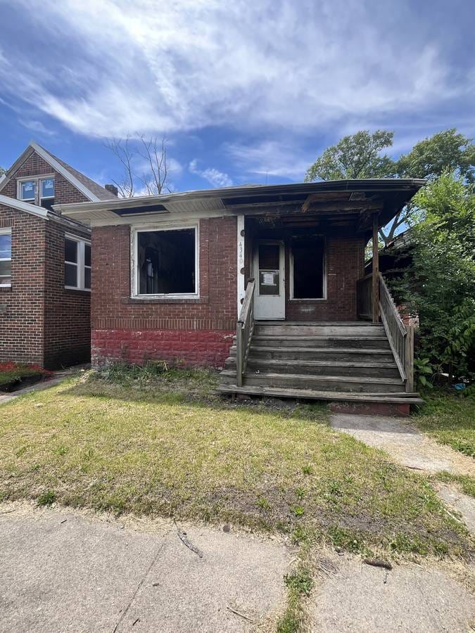 Reduced Off-Market 3 Bed Brick Handyman Special House