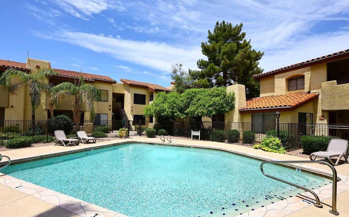 Just Listed for Rent in the Barcelona Condominiums of Paradise Valley!