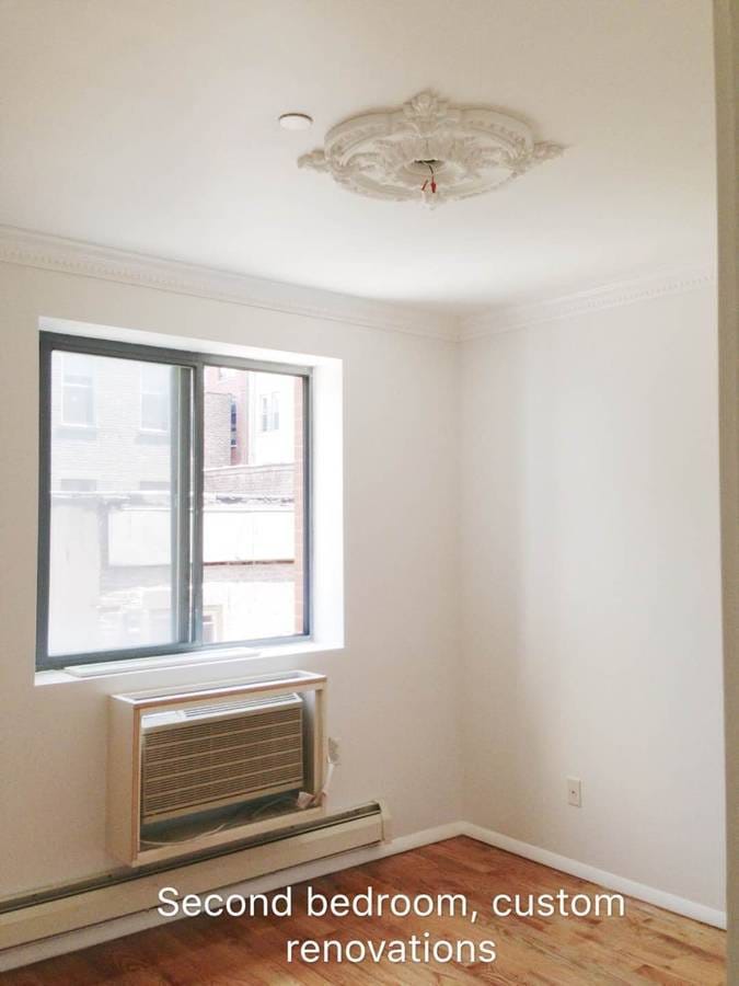 Condo 2 Bedrooms 2 Baths, Elevator, Hardwood Floors