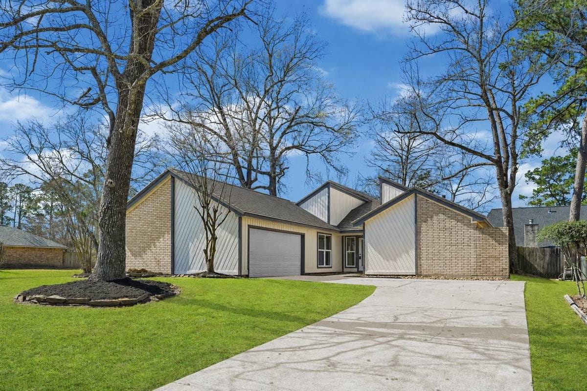 Breathtakingly Beautiful Home in Houston. 3 Beds, 2 Baths