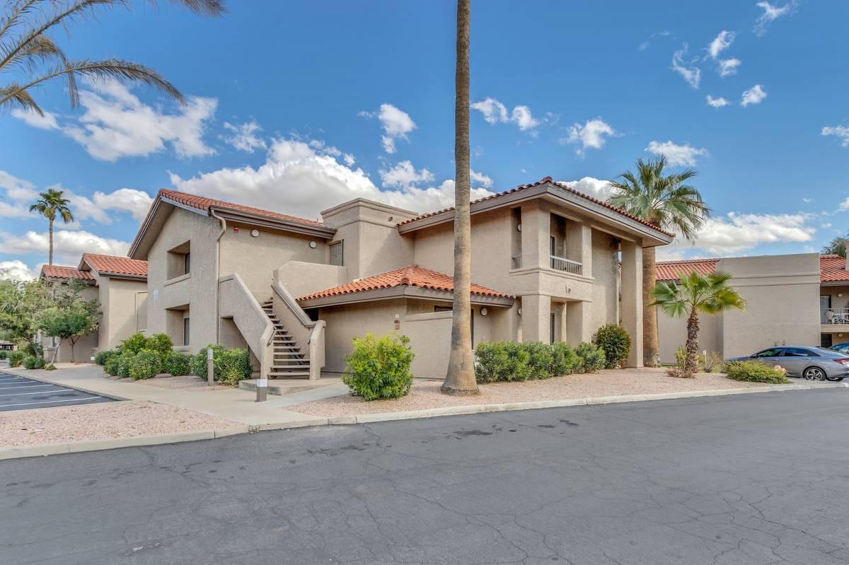 Fully Furnished Vacation Rental in the Villages of North Scottsdale!!!