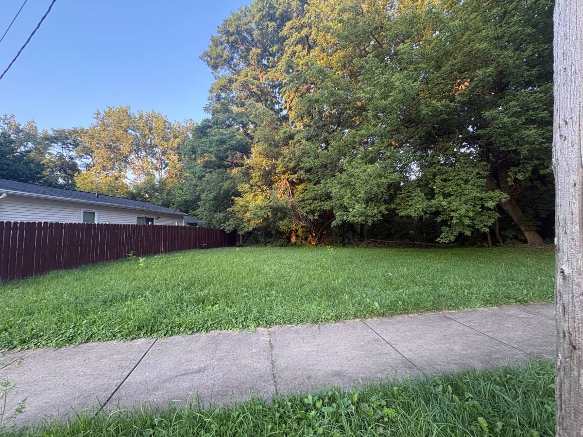 WAUKEGAN INFRASTRUCTURE LOT – ONLY $8,900 OBO 305 Besley Pl, Waukegan,